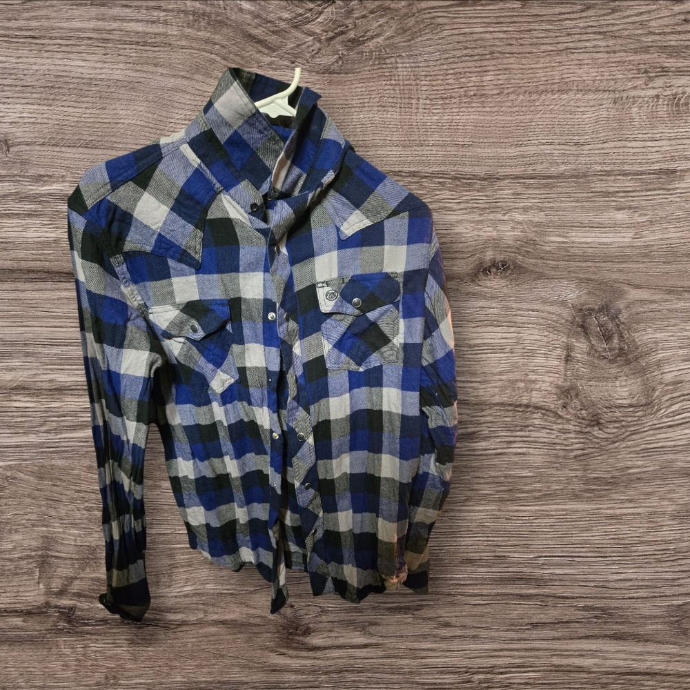Wrangler button down shirt